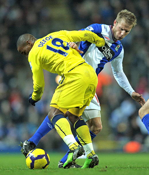 尤为突出 尤为突出